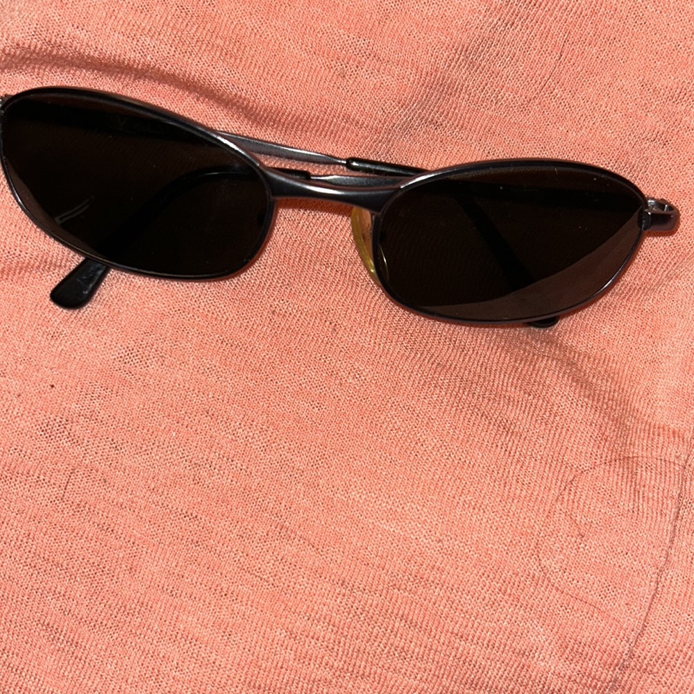 Vaurnet Sunglasses With Case. Unisex. Ref 704 View 3